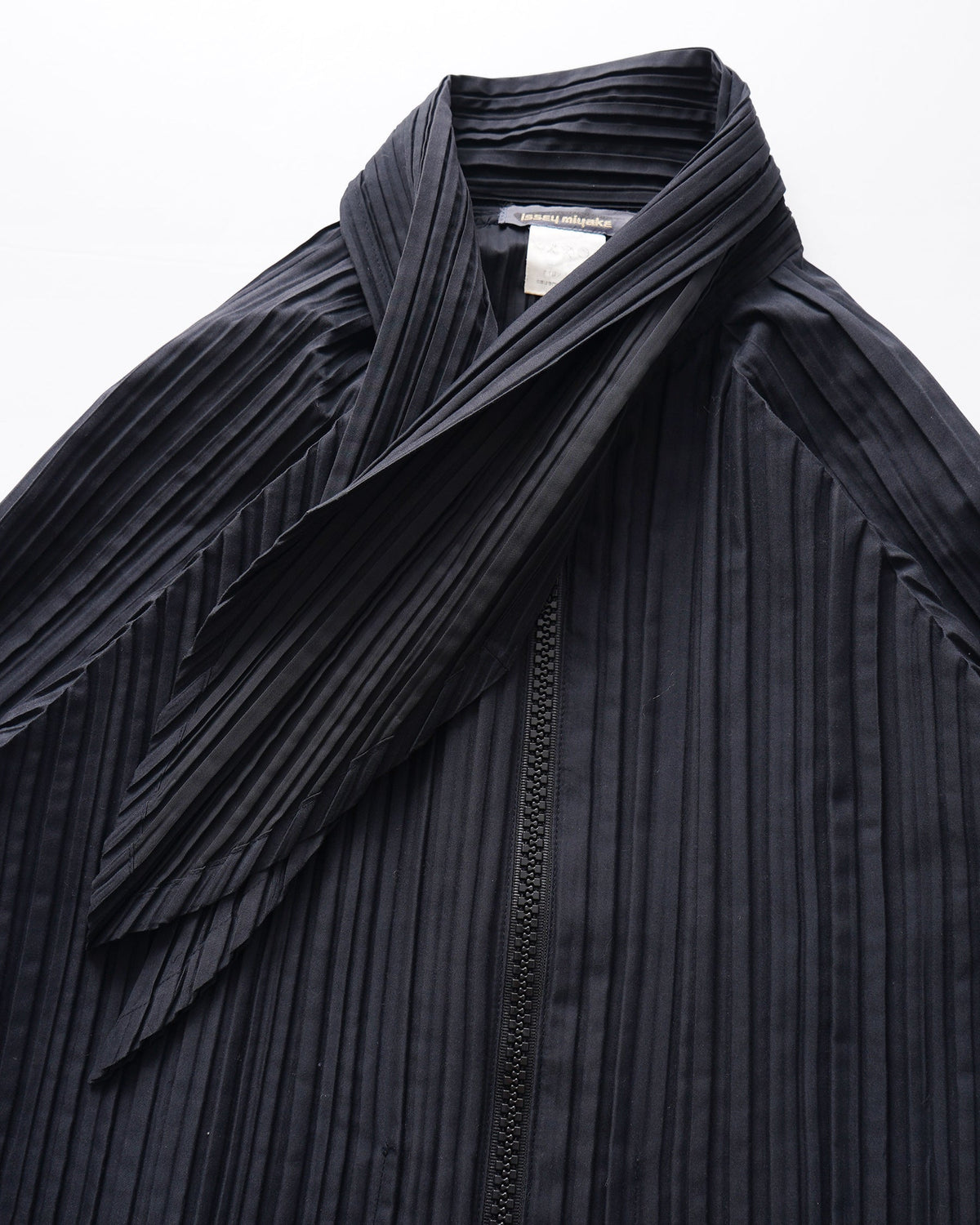 Bow Tie Pleated Zip-Up Jacket