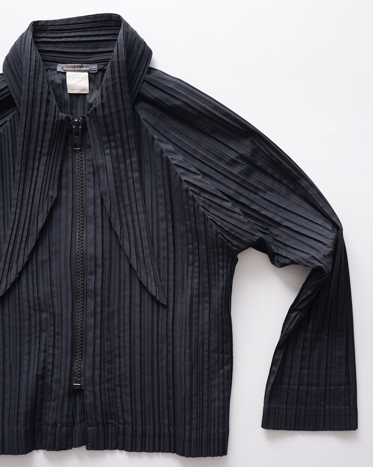 Bow Tie Pleated Zip-Up Jacket