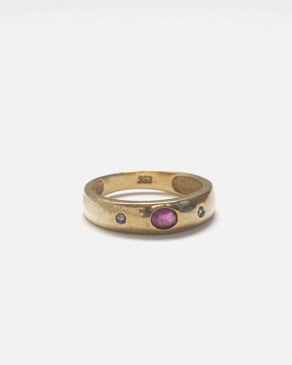 8k Gold Ring w/ Diamond & Ruby / size: 5.25