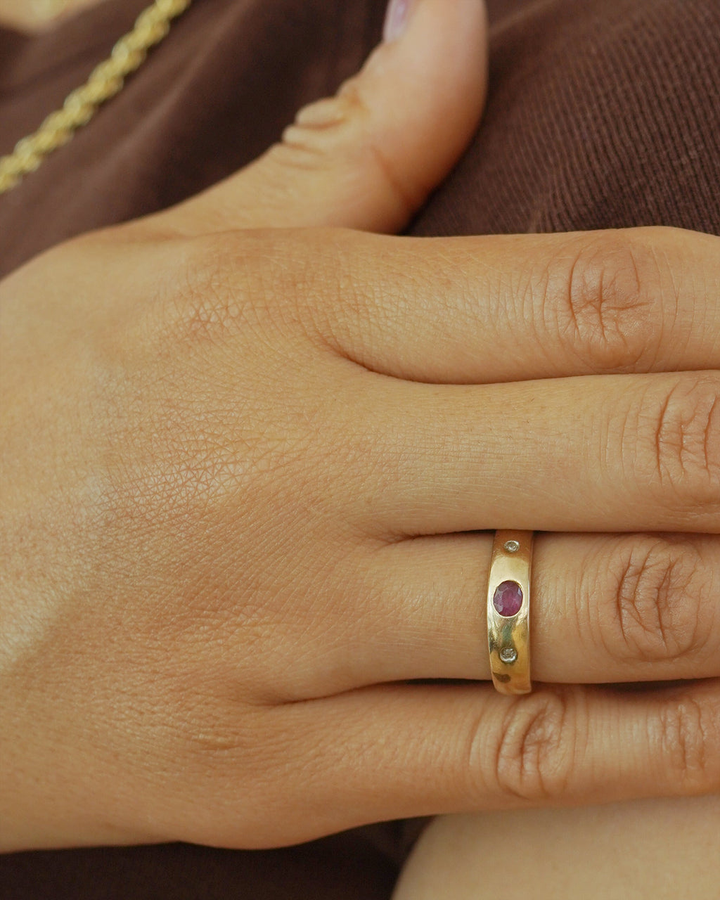 8k Gold Ring w/ Diamond & Ruby / size: 5.25