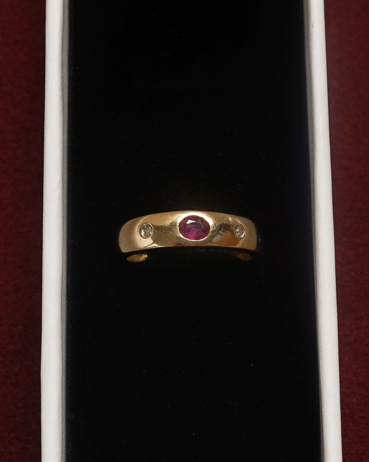 8k Gold Ring w/ Diamond & Ruby / size: 5.25