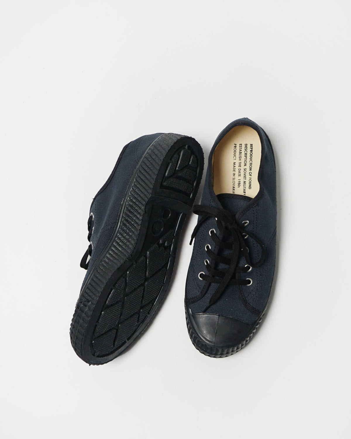 Soviet Military Trainer 900F / Charcoal x Black Sole