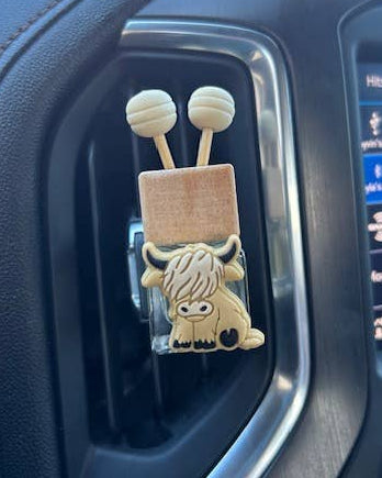 Tan Highland Cow Vent Clip Diffuser in Pumpkin Cheesecake