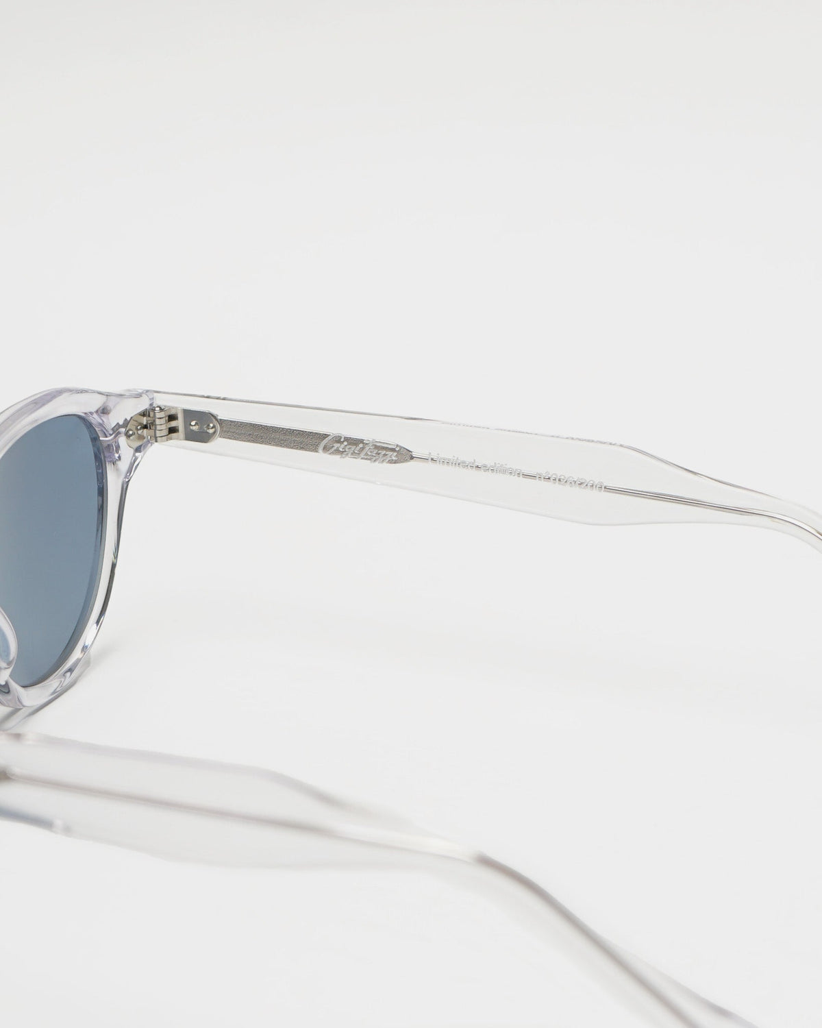 512 Sunglasses / Clear