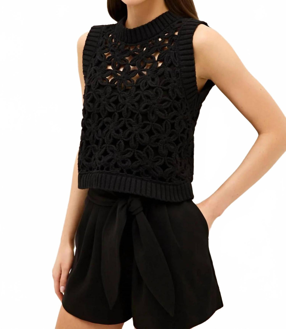 Emmit Pleated Front Shorts In Black