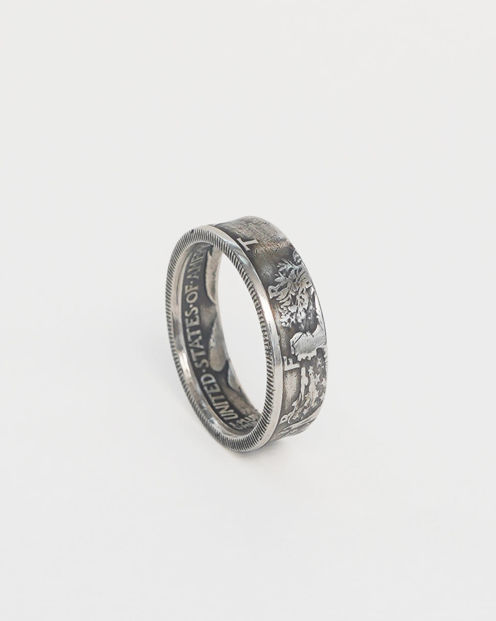Silver USA State Coin Ring / Size: 12.5