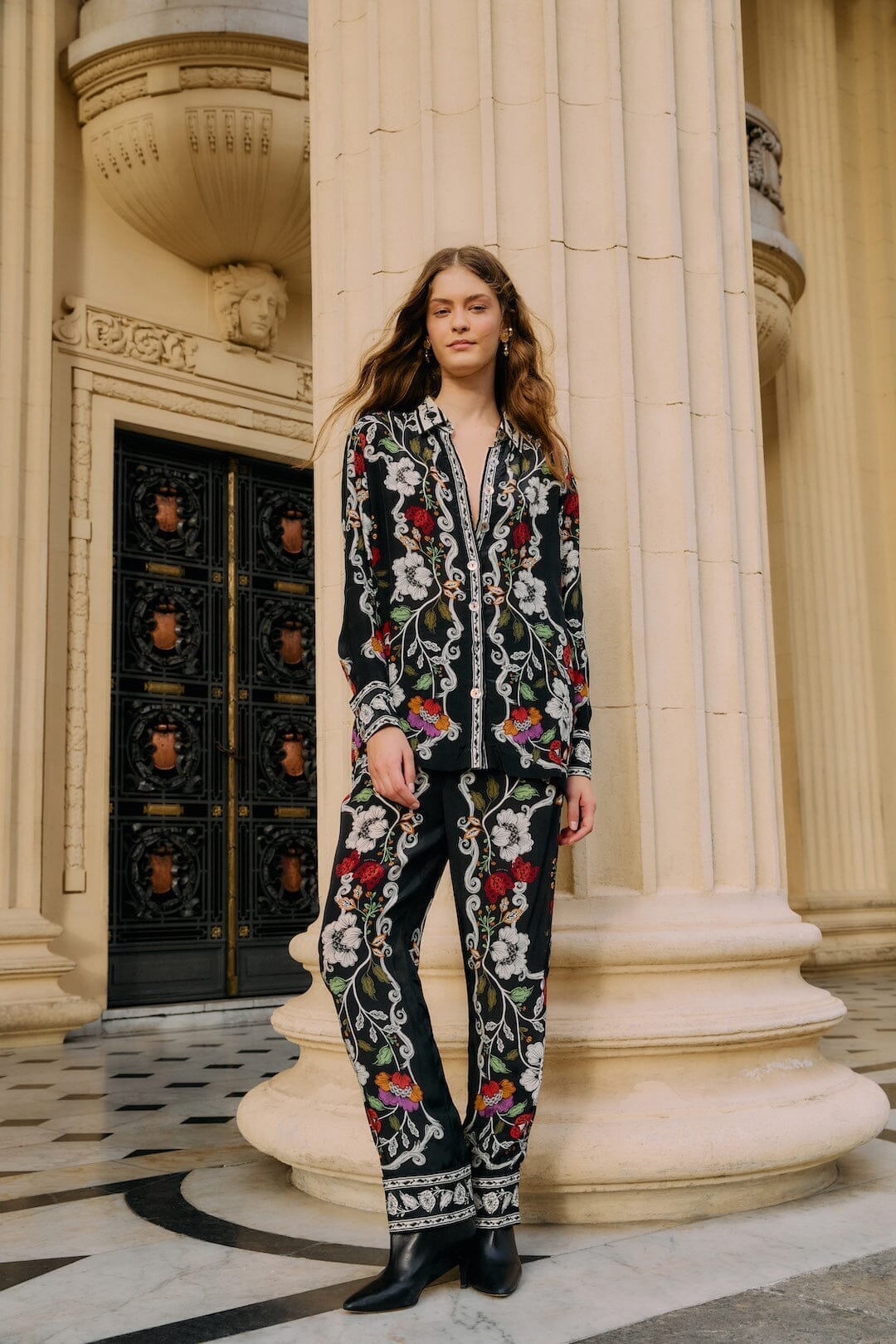 Black Rococo Flowers Pockets Pants