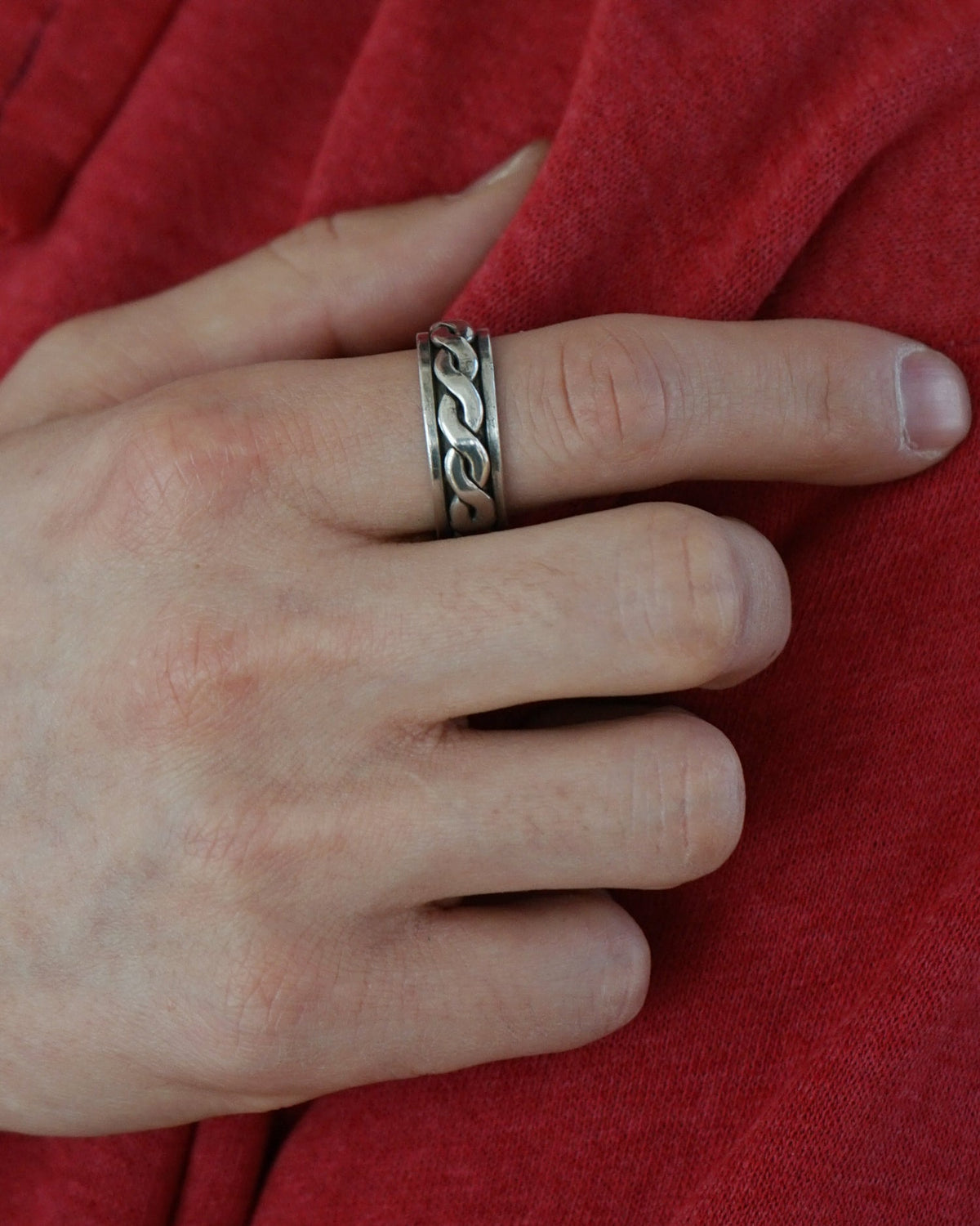 Silver Center Spinning Ring / Size: 9.75