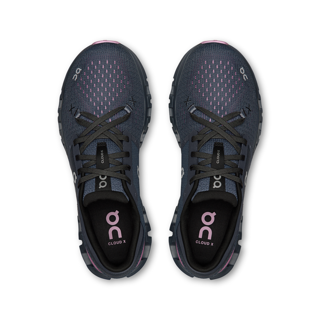 On Running Women's Cloud X 4 in Navy/Sakura