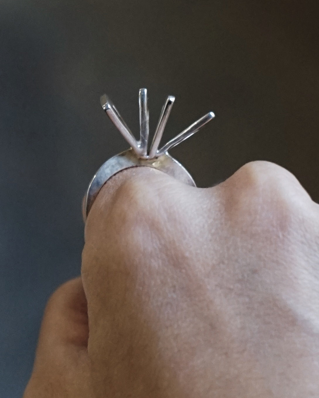 Silver Ring / Size : 7