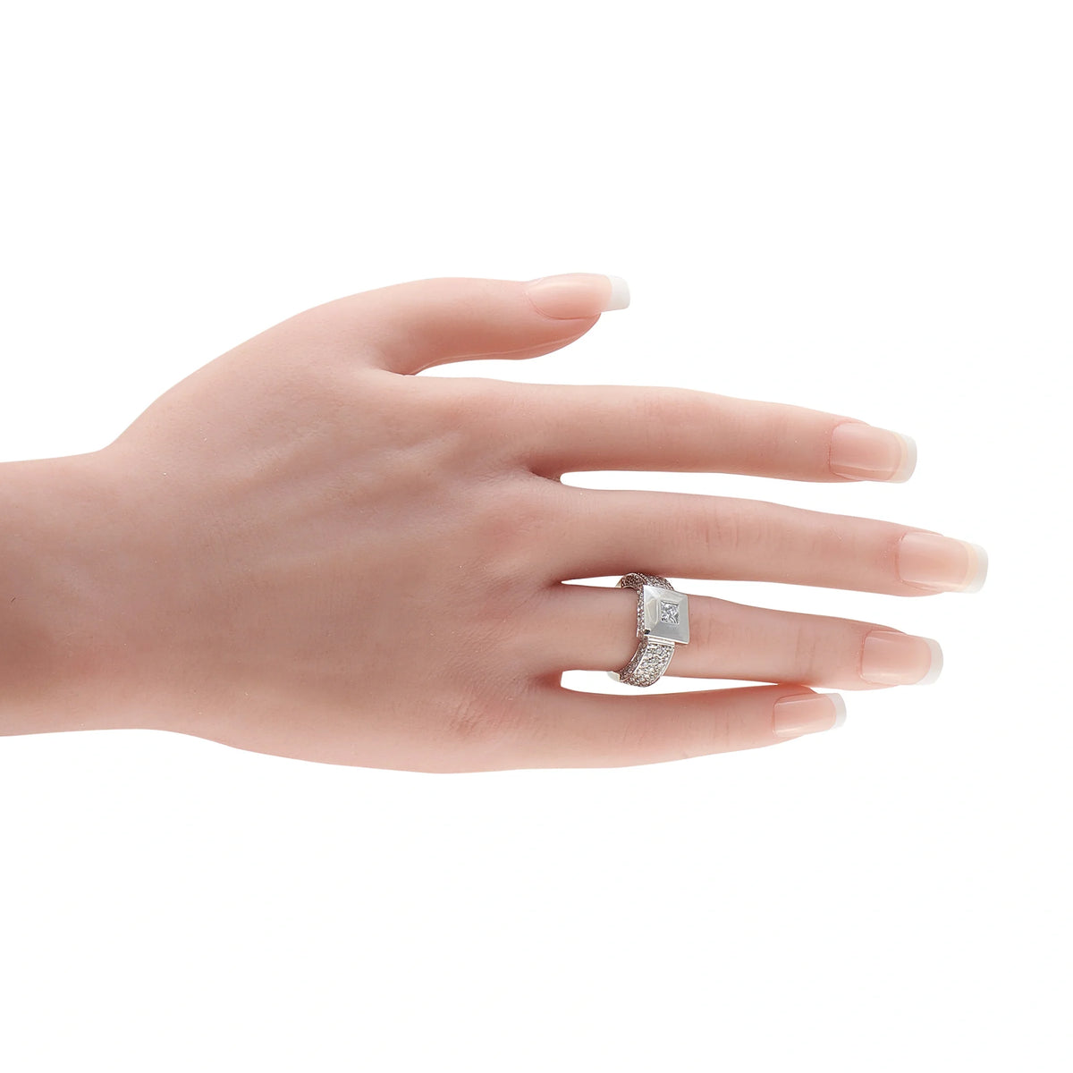 LB Exclusive 18K White Gold 0.65ct Diamond Pyramid Ring MF07-071726