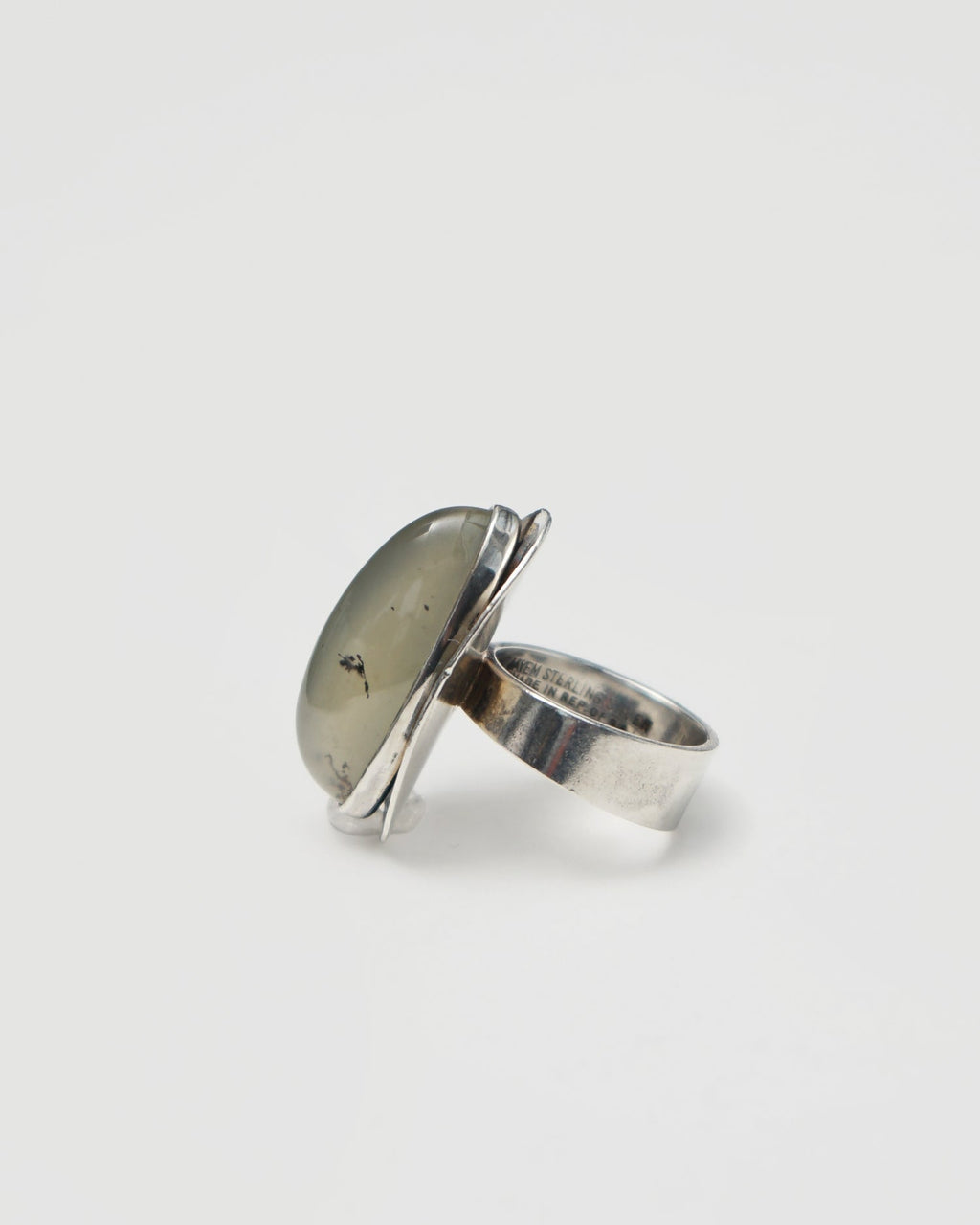 Silver Ring w/ Agate / Size : 6