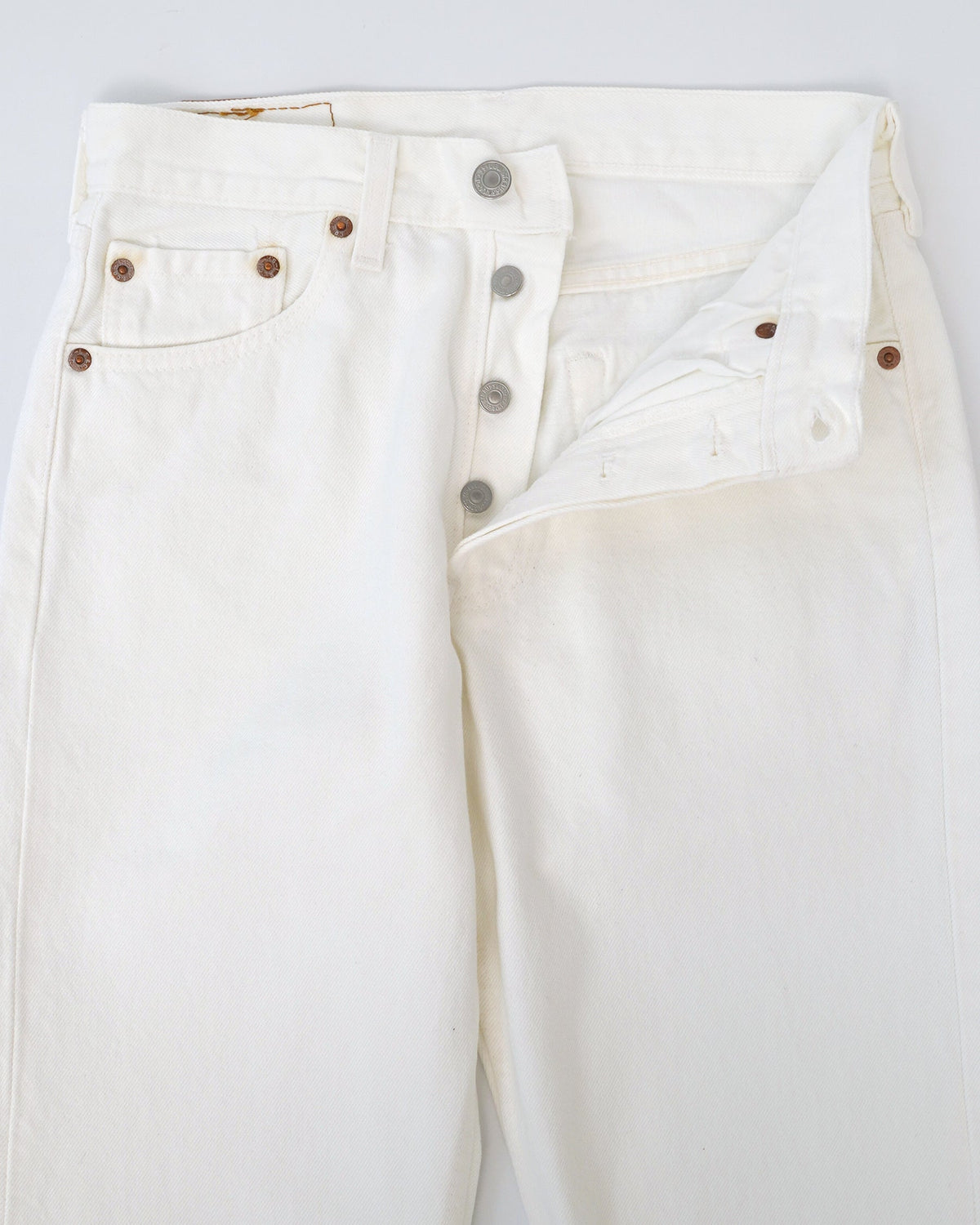 501 Straight Fit White Denim Pants / size: 27