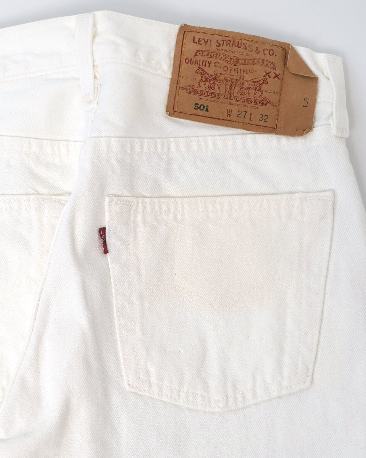 501 Straight Fit White Denim Pants / size: 27
