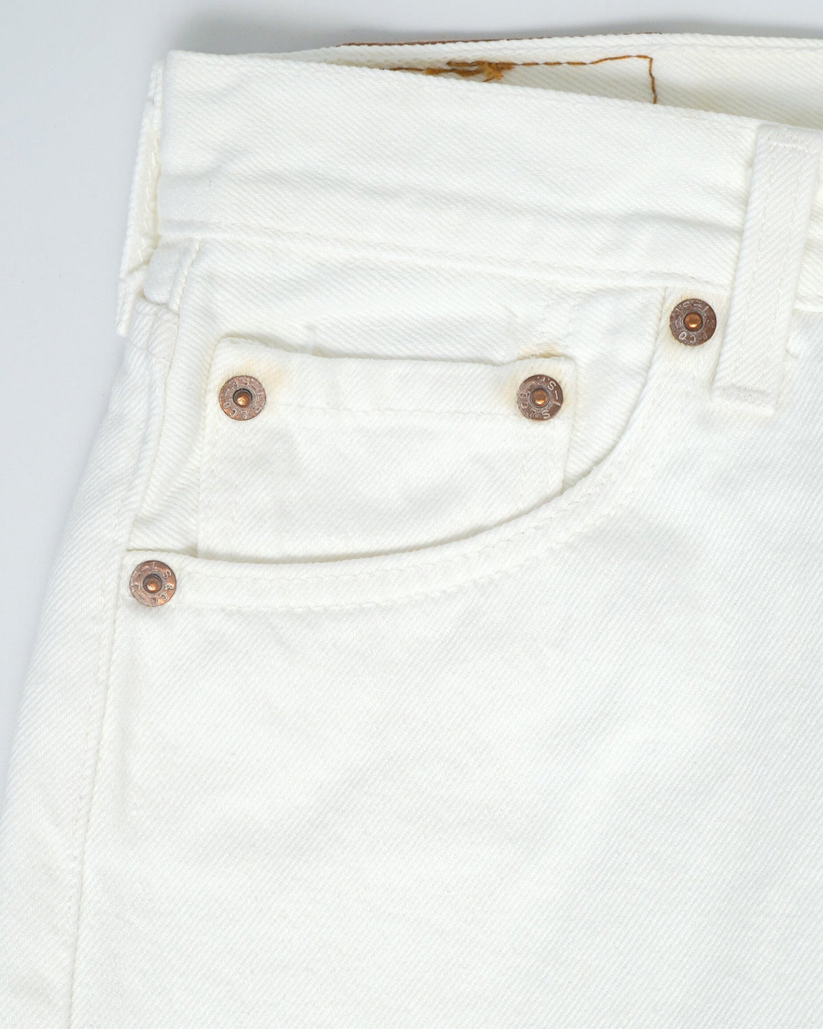 501 Straight Fit White Denim Pants / size: 27