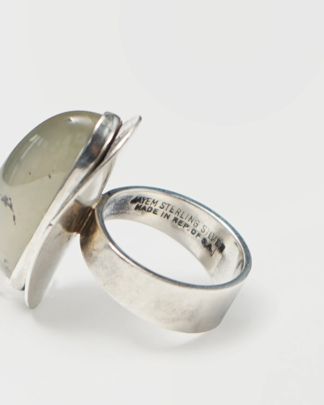 Silver Ring w/ Agate / Size : 6