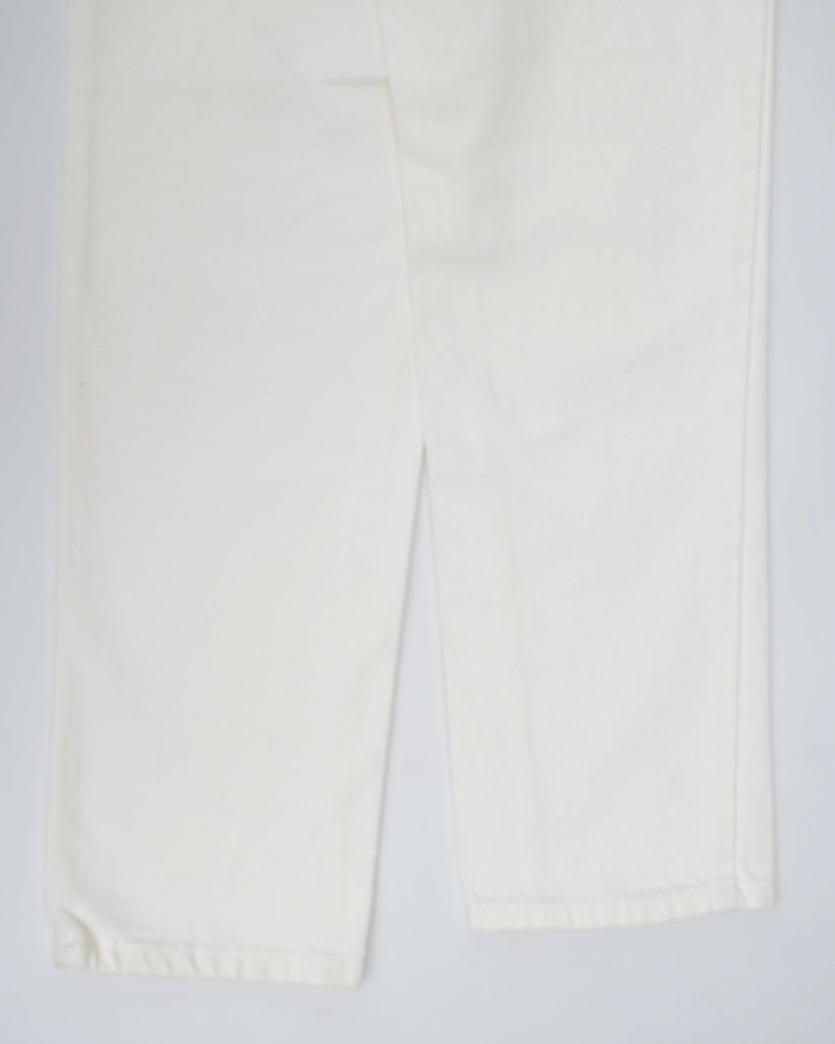 505 Tapered Fit White Denim Pants / size: 27