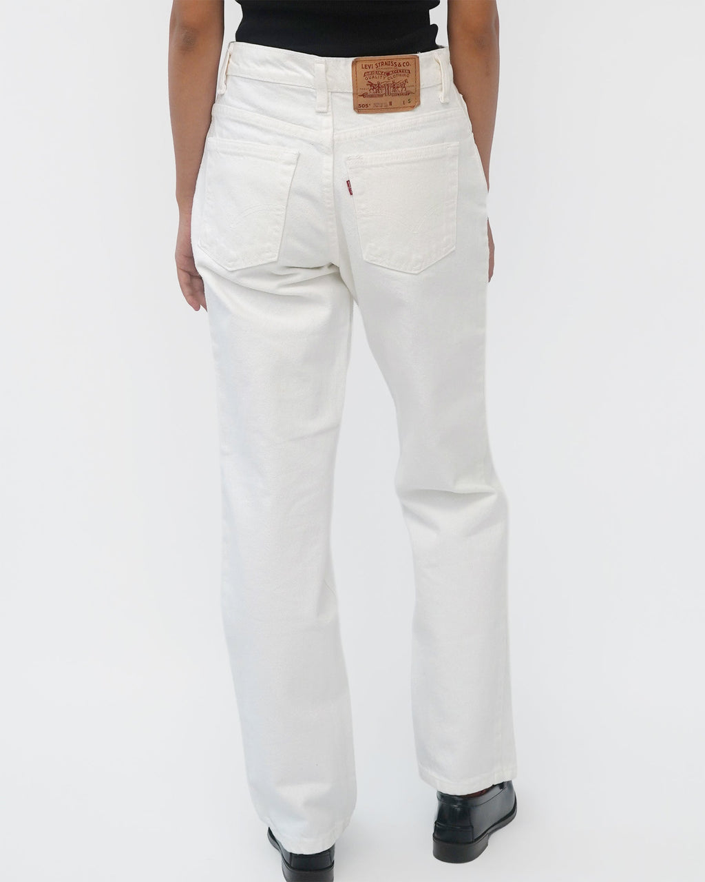 505 Tapered Fit White Denim Pants / size: 27