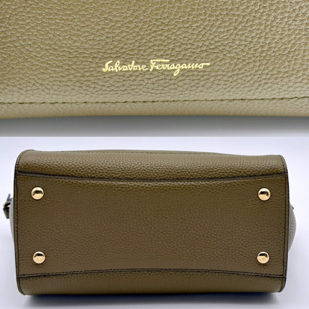 Salvatore Ferragamo Leather Shoulder Bag Tote Bag (Pre-Owned)