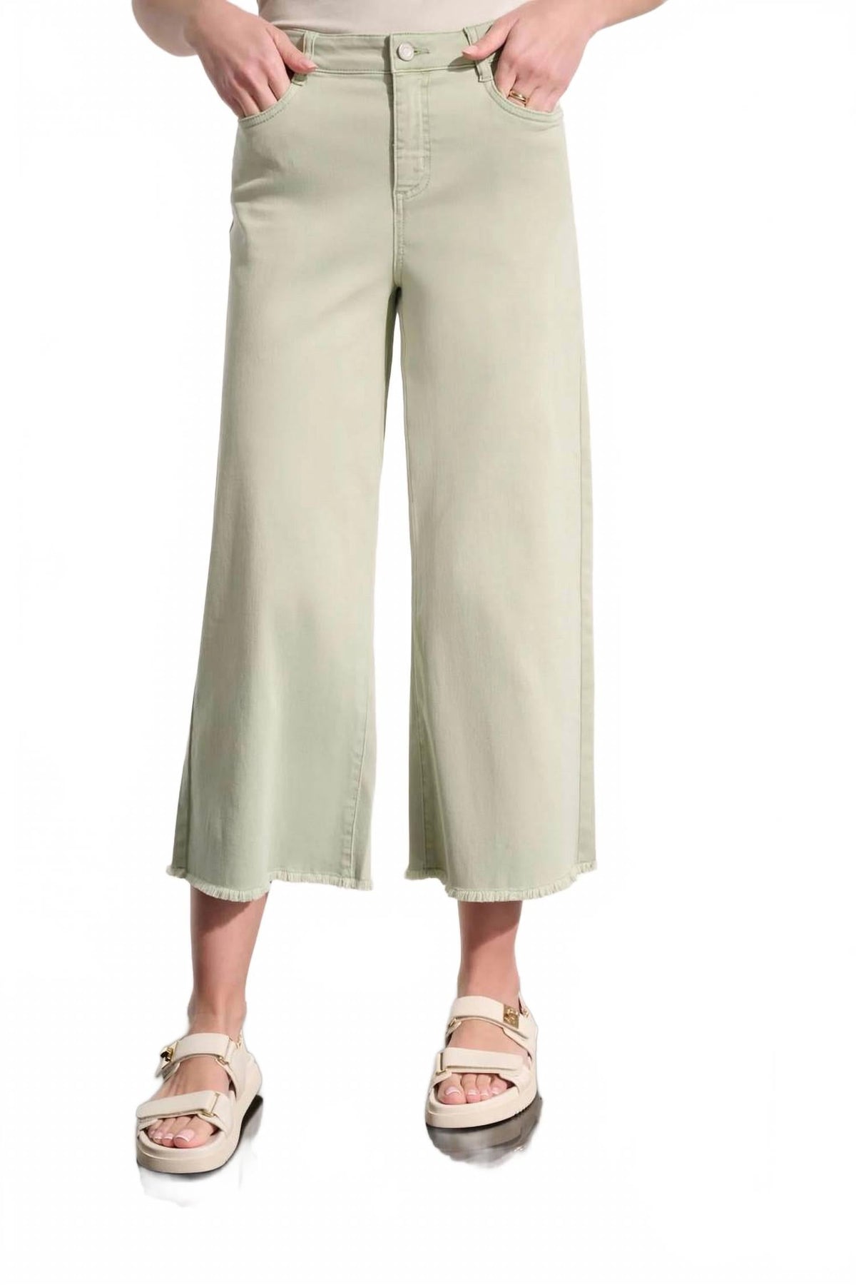 Wide Leg Frayed Cropped Jeans In Seafoam