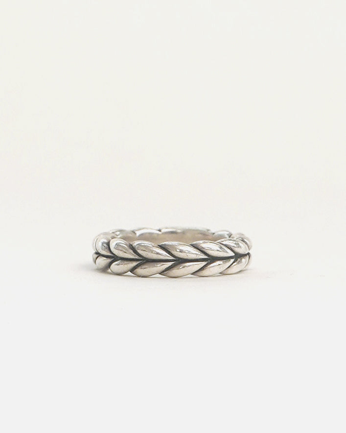 Silver Ring / Size: 7.25