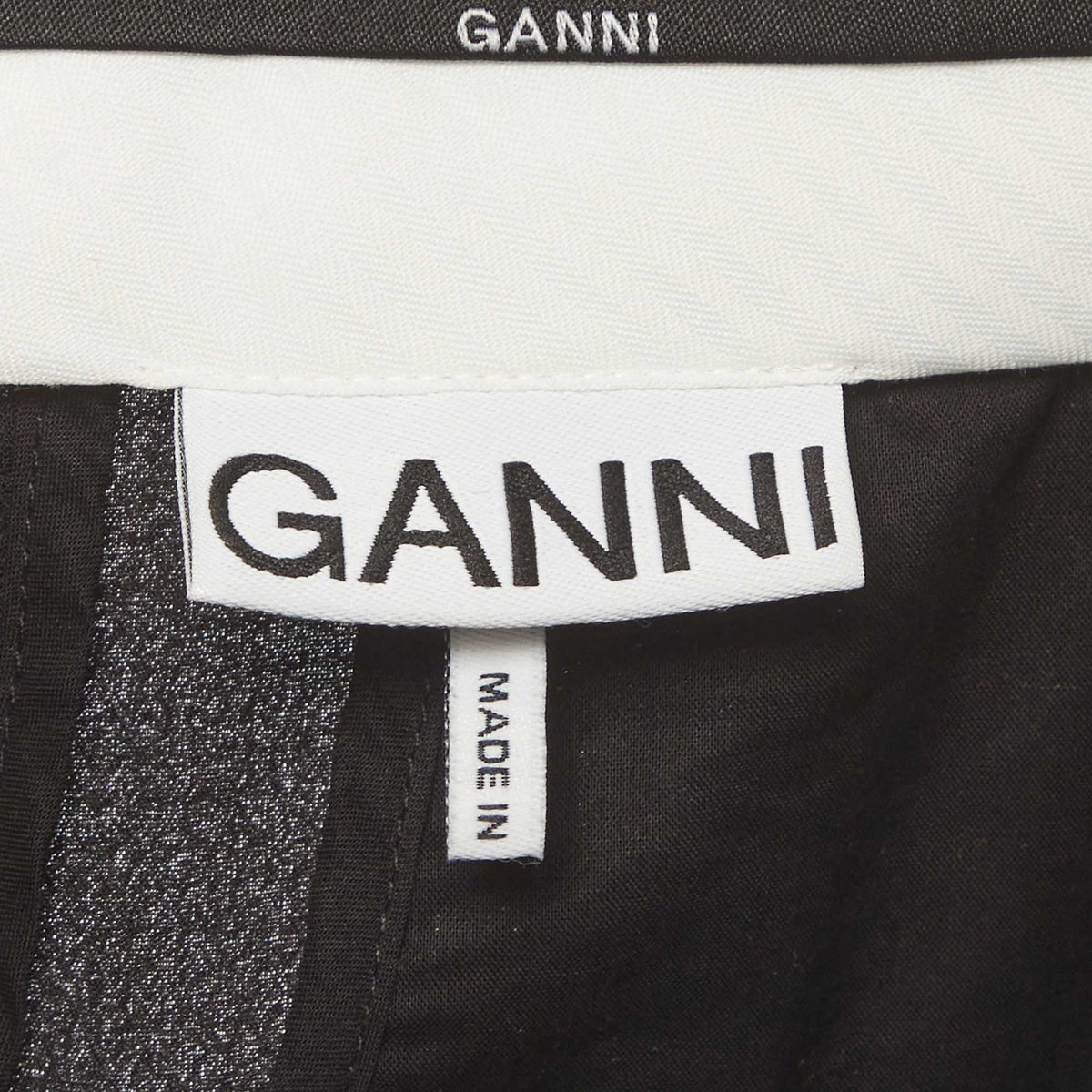 Ganni Black Crepe Pleated Cropped Pants