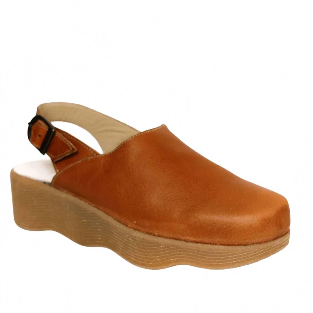 Women's Heaven Clogs In Honey