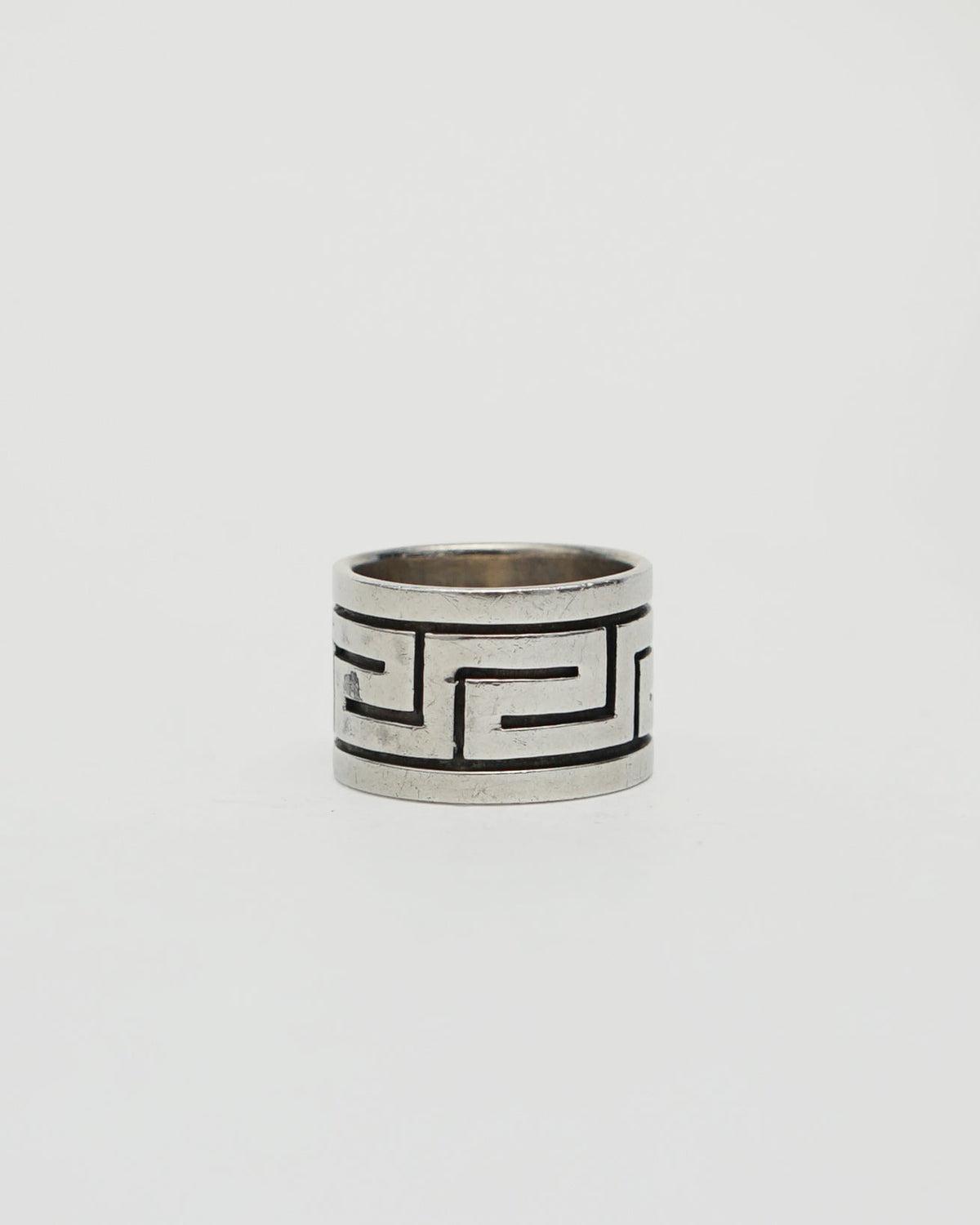 Silver Band Ring / Size: 8.25