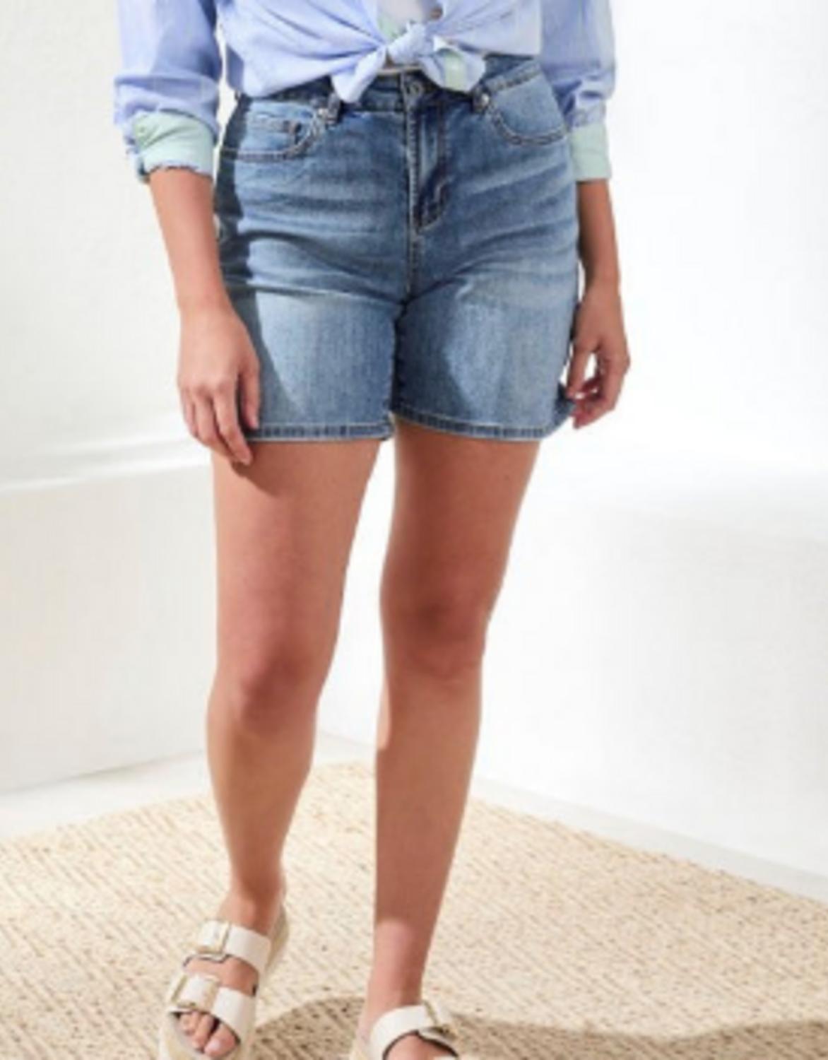 Audrey Girlfriend Short In Pebble Blue