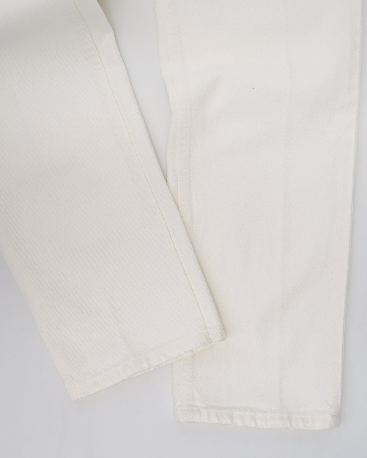 505 Tapered Fit White Denim Pants / size: 29