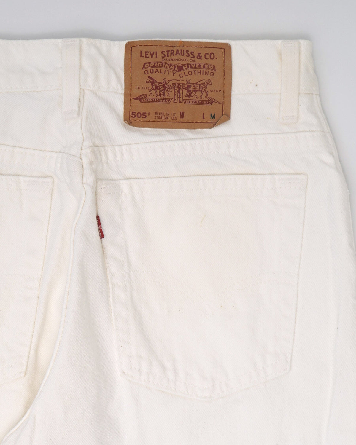 505 Tapered Fit White Denim Pants / size: 29