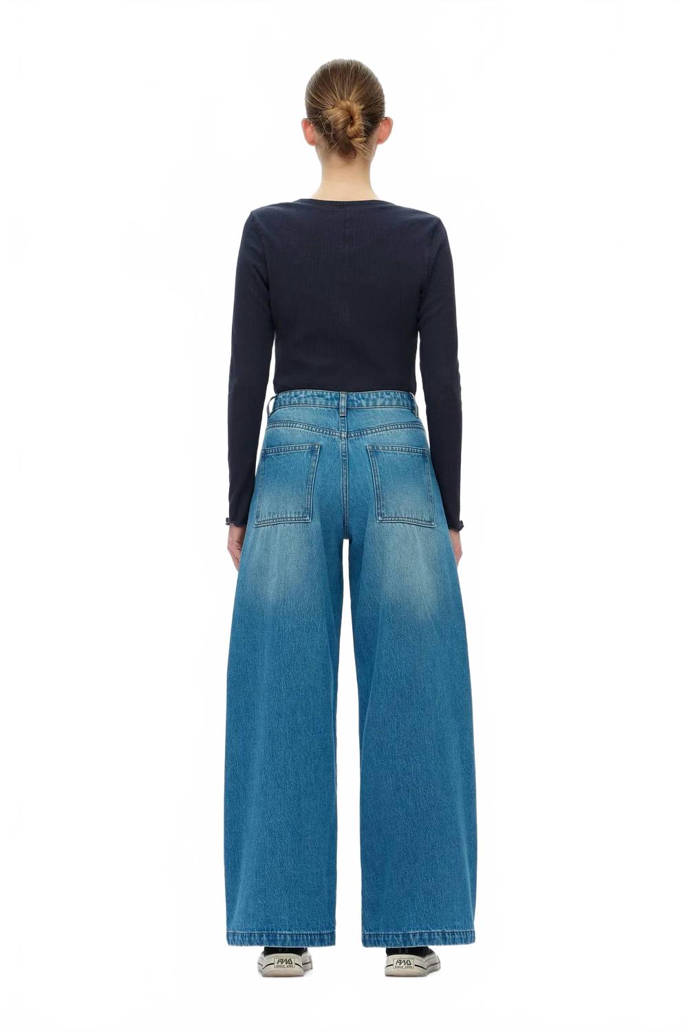 Wide Leg Curve Embossed Floral Jeans In Blue