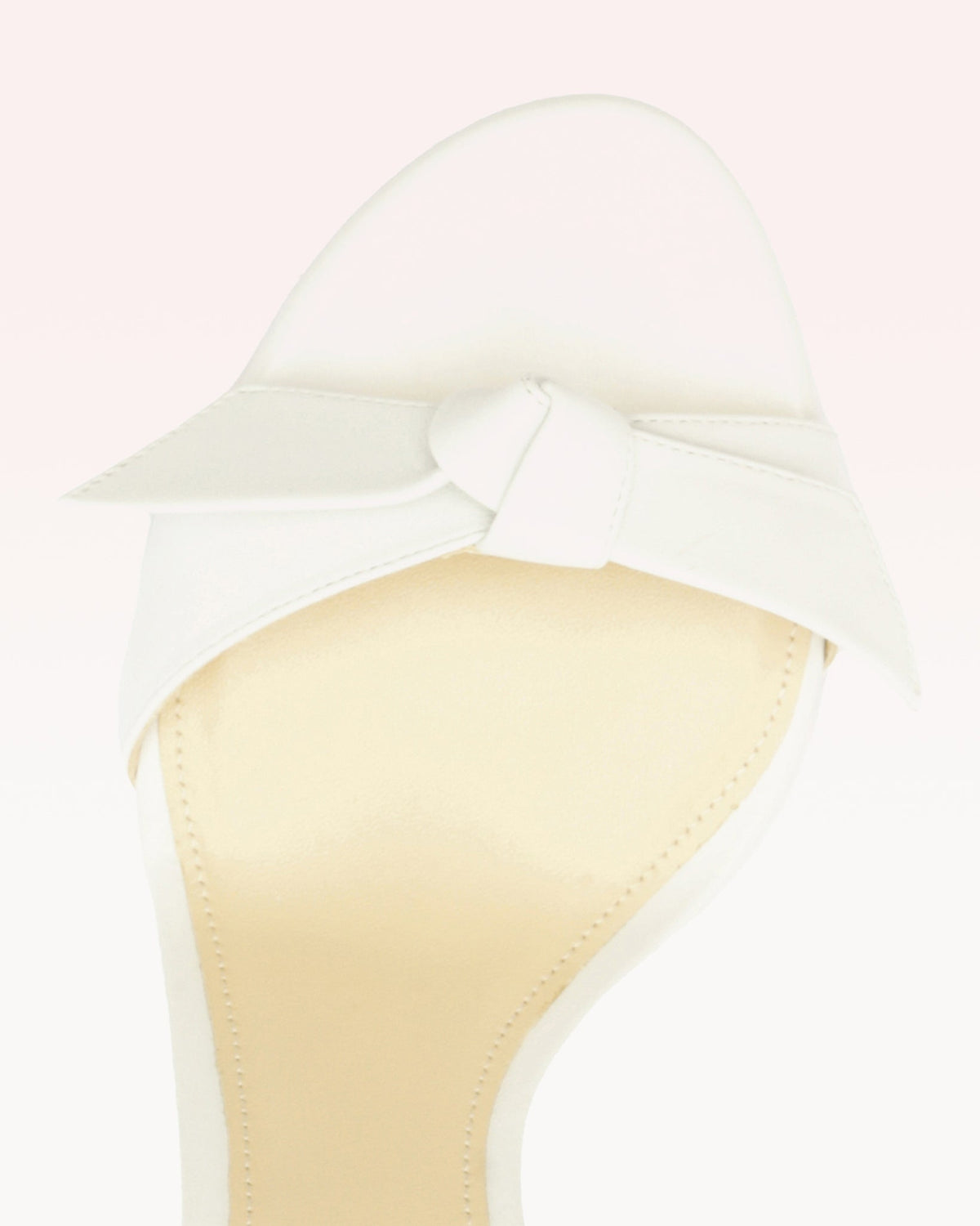 Clarita Buckle 85