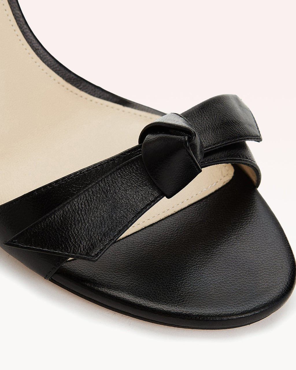 Clarita Buckle 85
