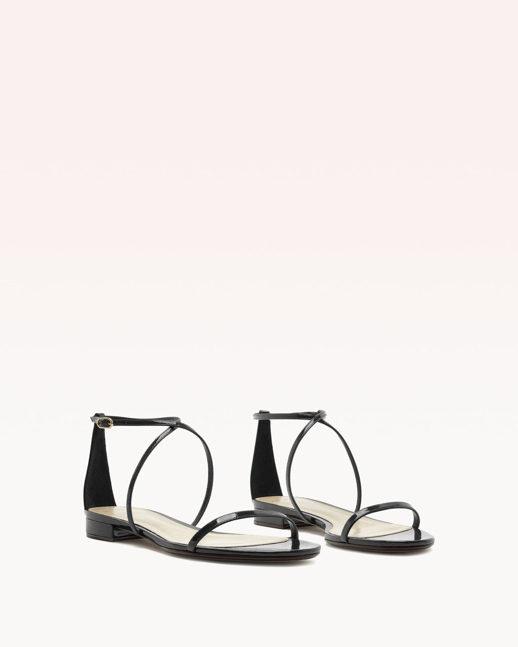 Cynthia Flat Black