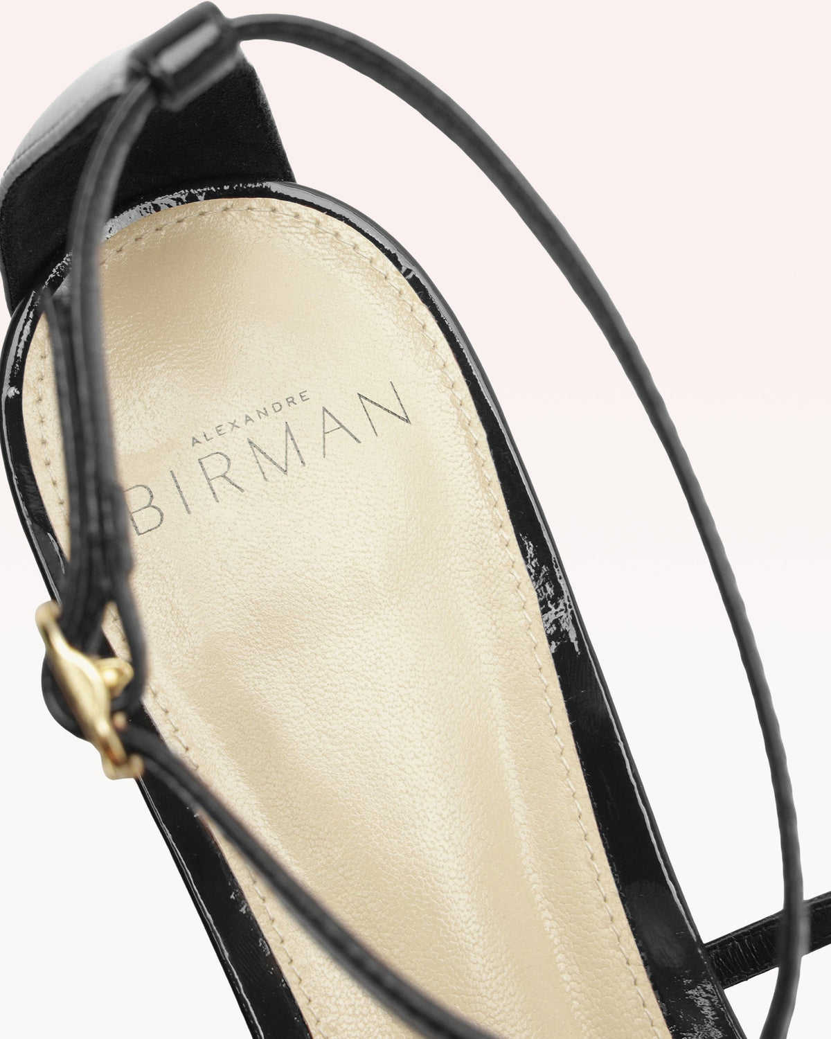 Cynthia Flat Black