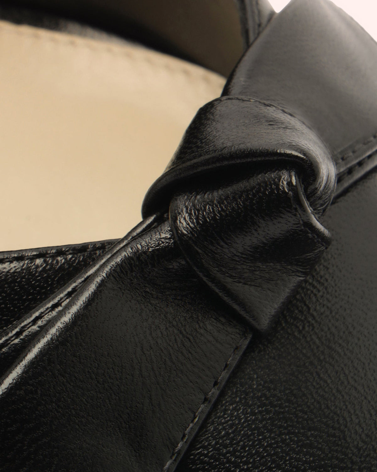 Clarita Arch 90 Black