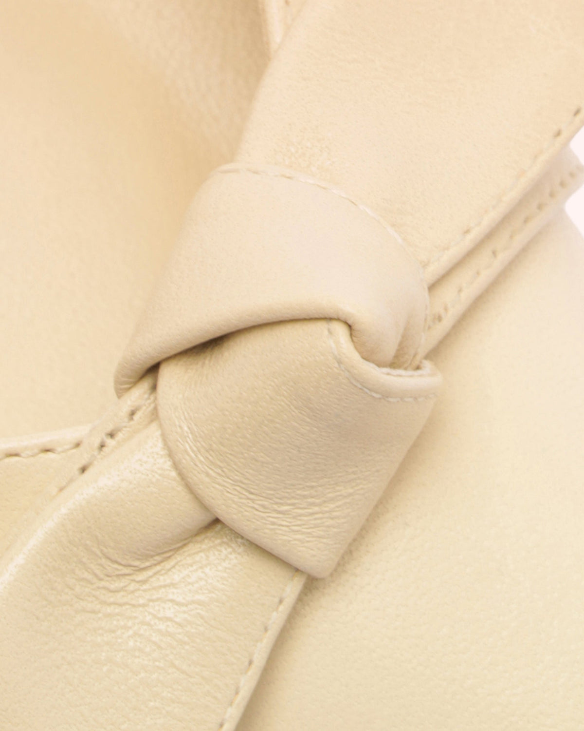 Clarita Arch 60 Eggshell