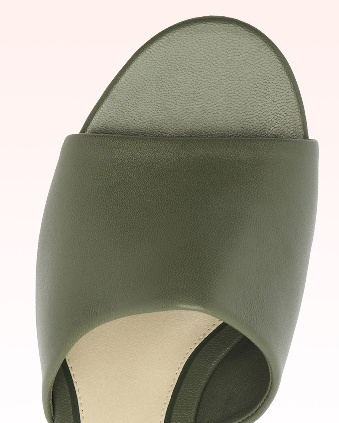 Gisel Mule Olivine