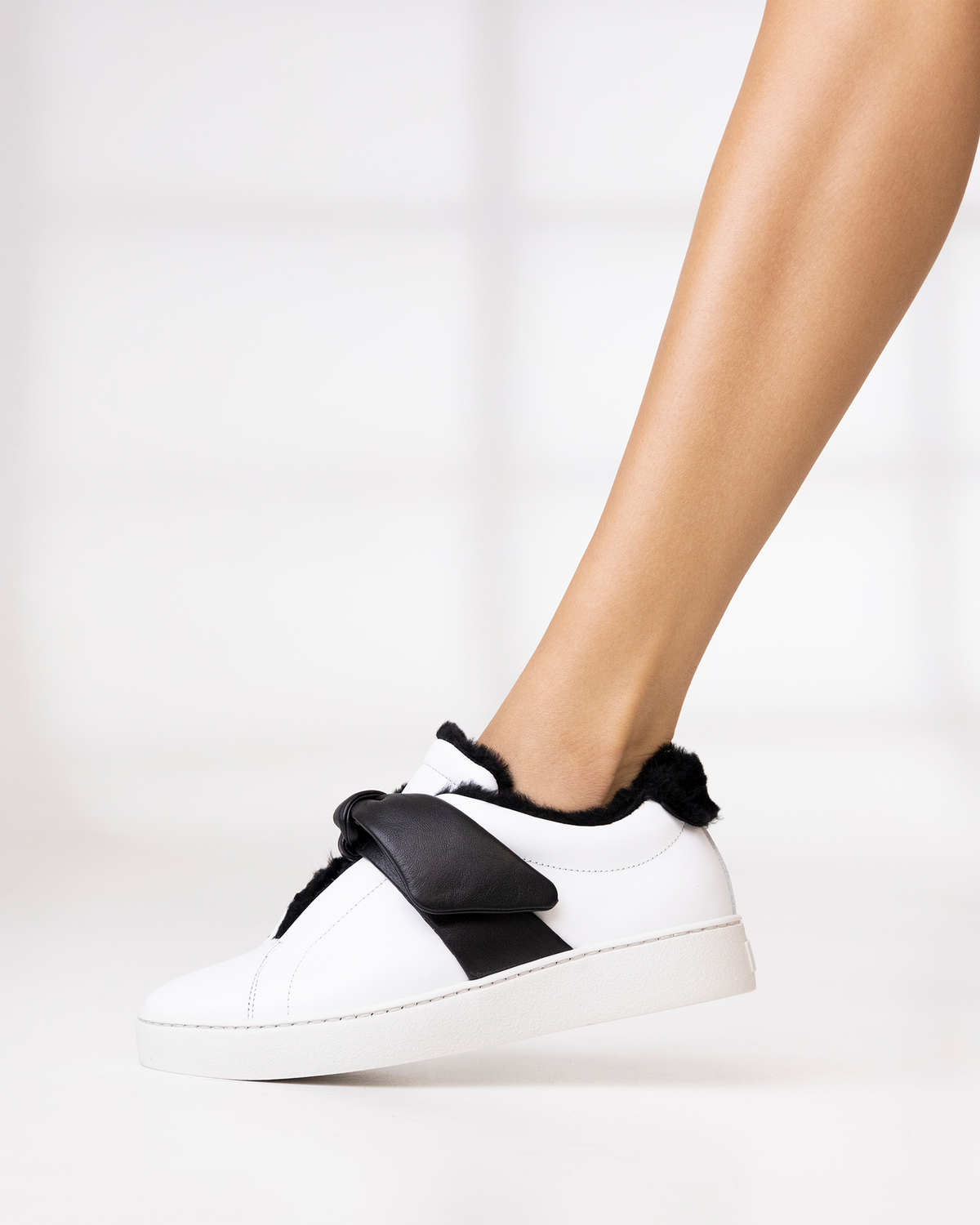 Asymmetric Clarita Sneaker Montone Black