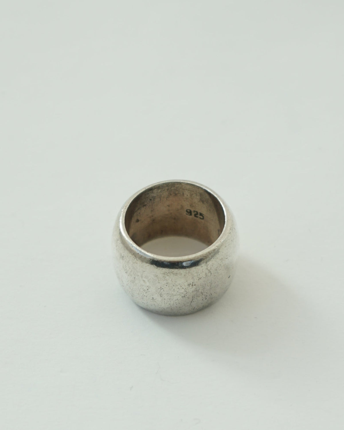 Silver Band Ring / size: 7