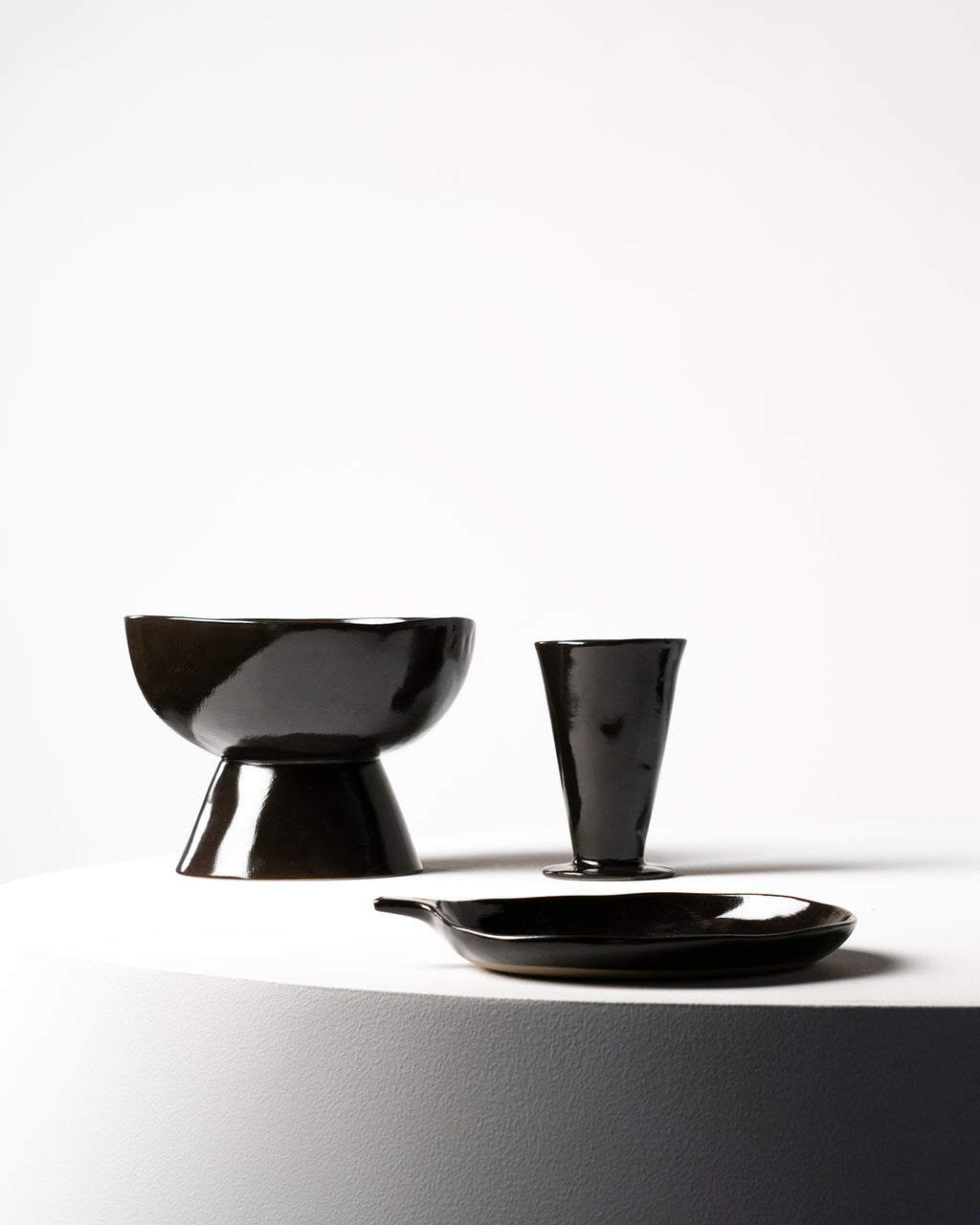 Marie Michielssen / High Bowl Large on Foot / Ebony