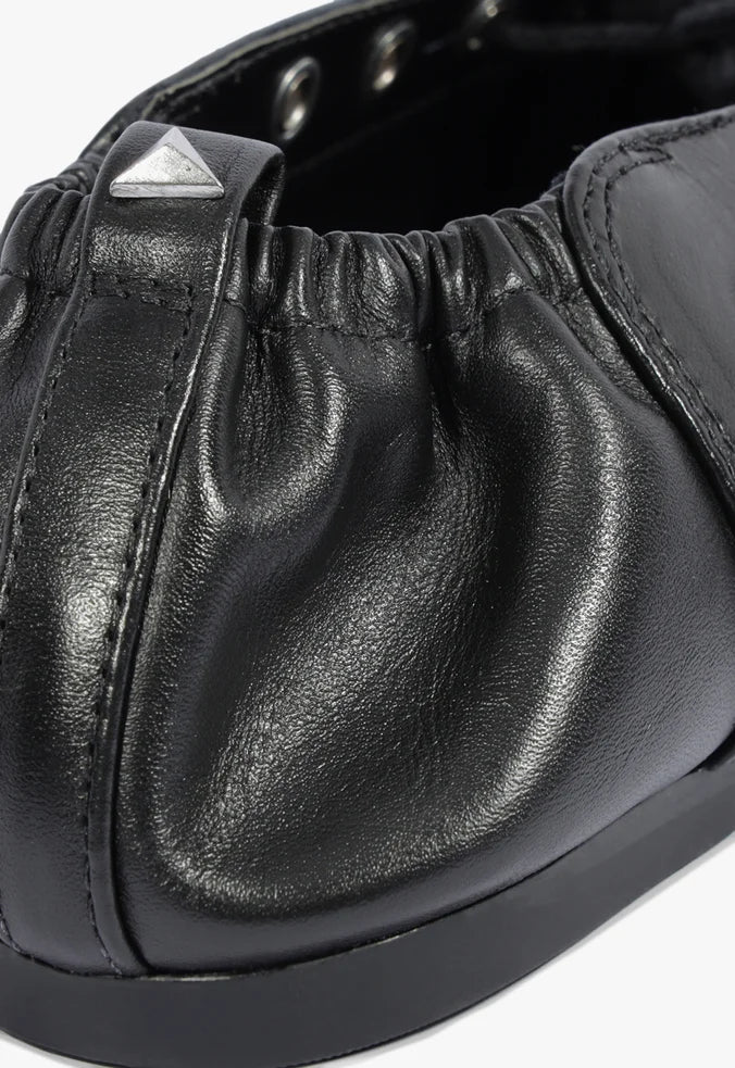 Lola Leather Flat