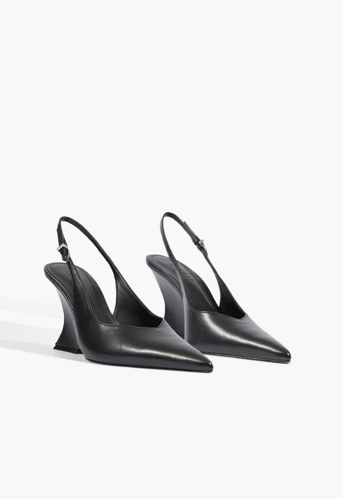 Siena Buckle Leather Pump