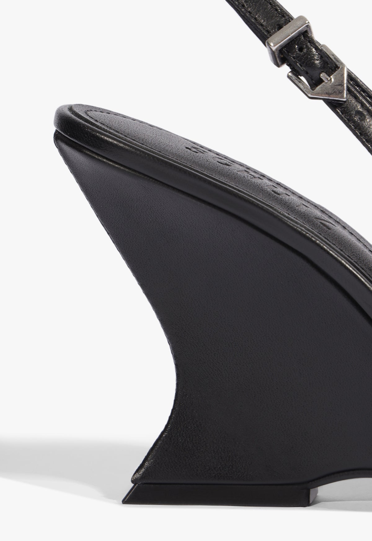 Siena Buckle Leather Pump