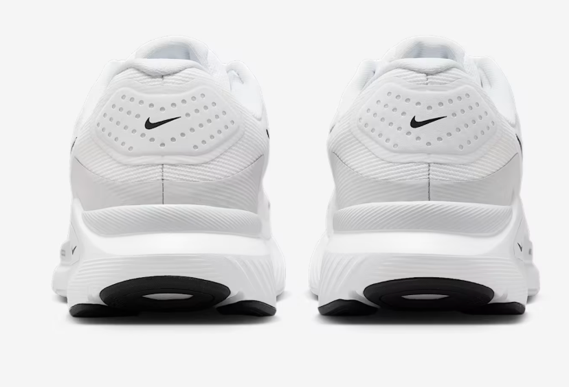 Women's Nike Structure 26