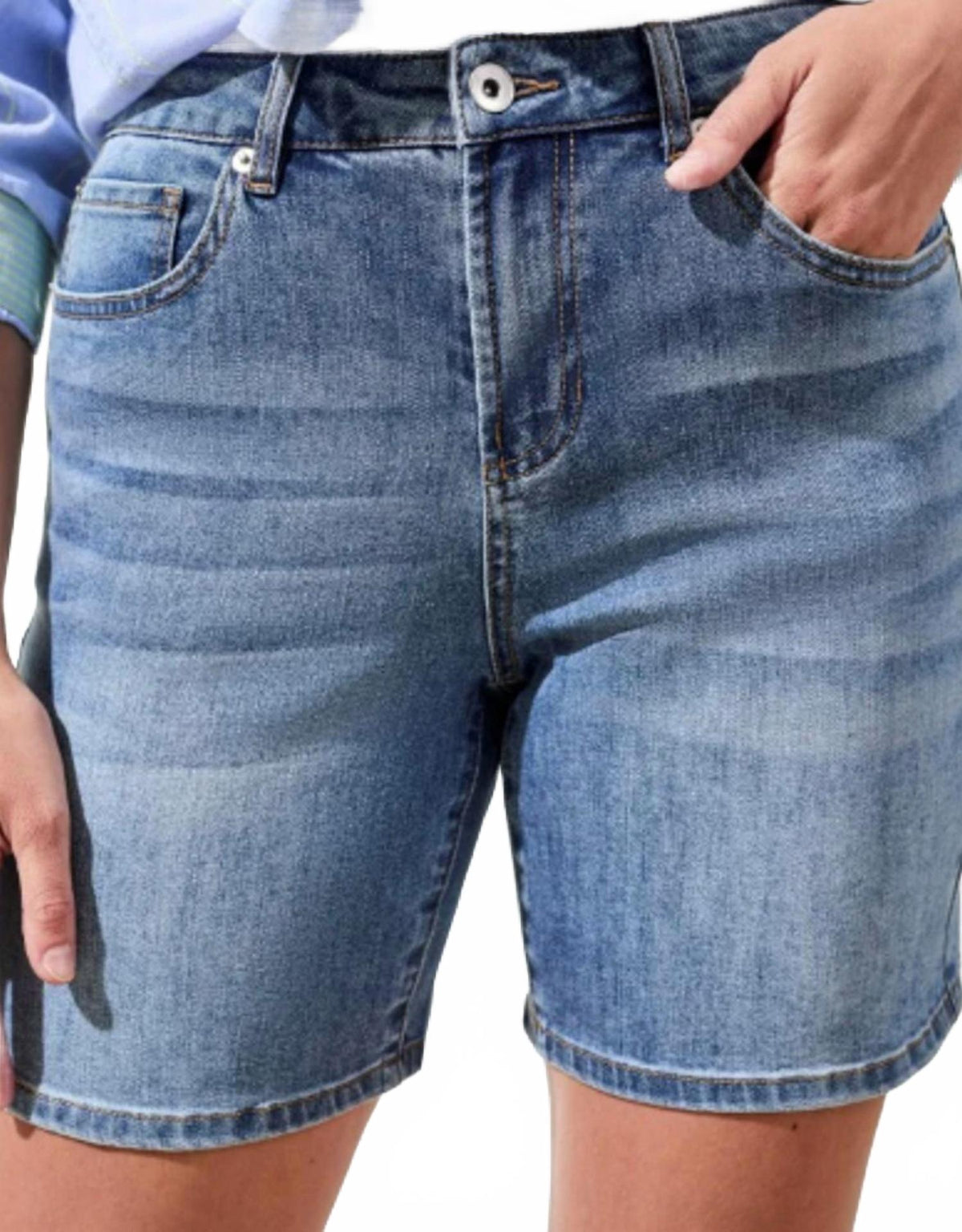 Audrey Girlfriend Short In Pebble Blue