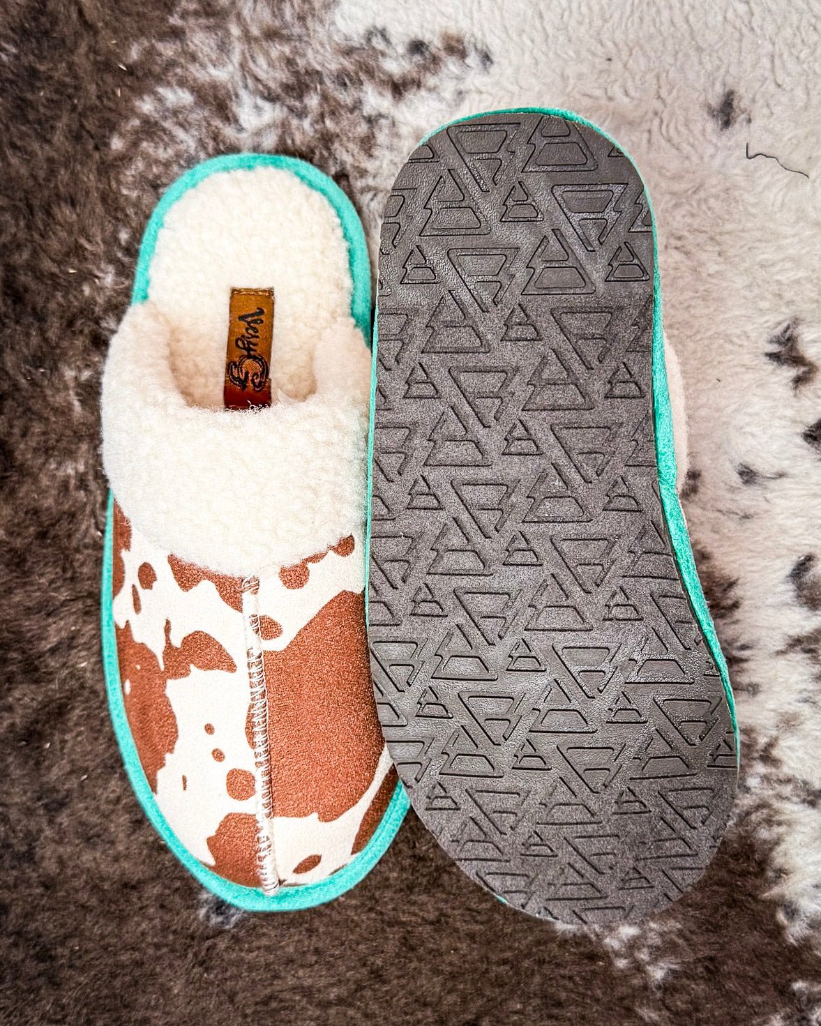 Alala Slipper in Cream Tan by Very G