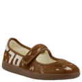 AYA in SIKA MILK Sneakerina