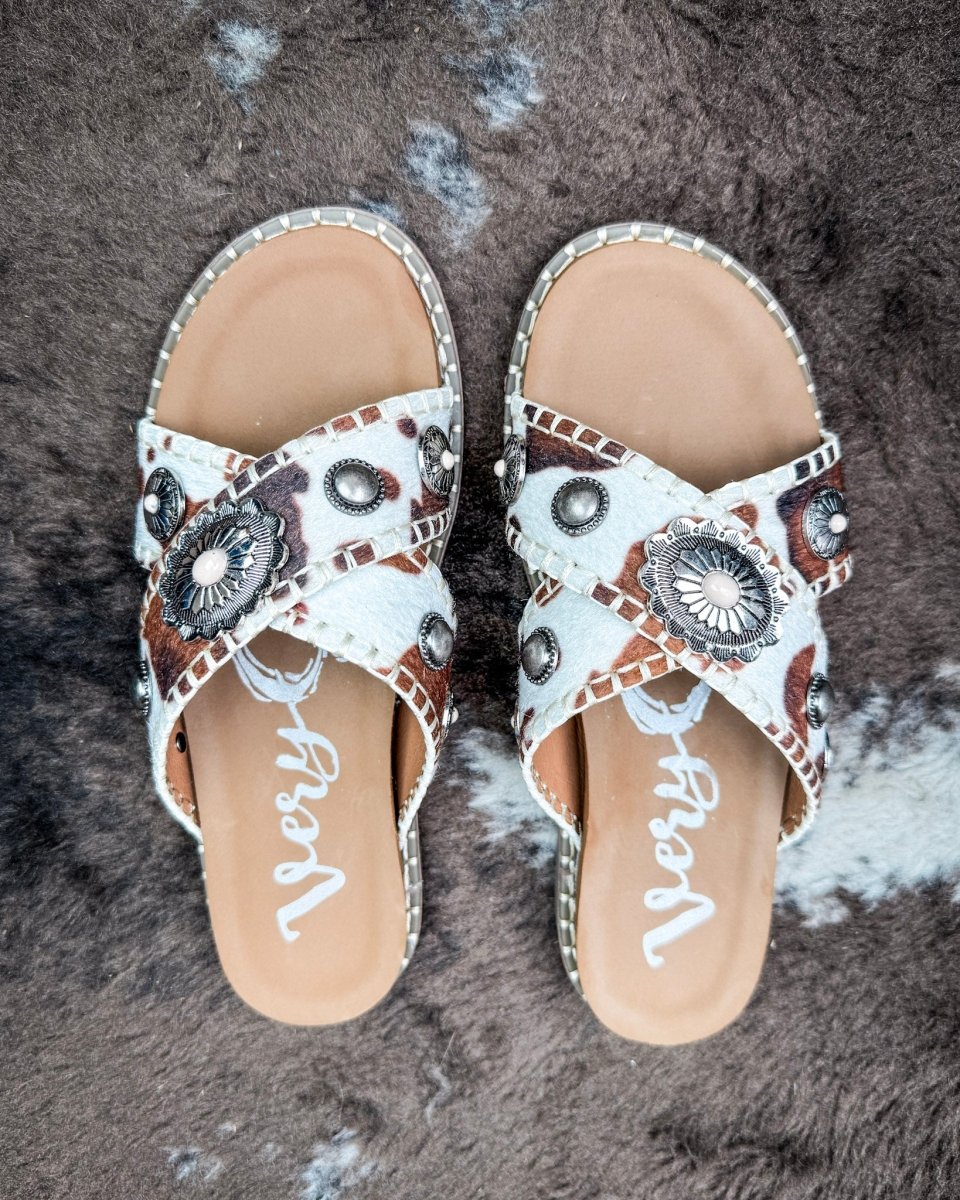 Betsy Concho Sandal in Cream and Tan by Very G